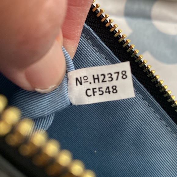 Coach leather corner zip wristlet - Picture 4 of 6